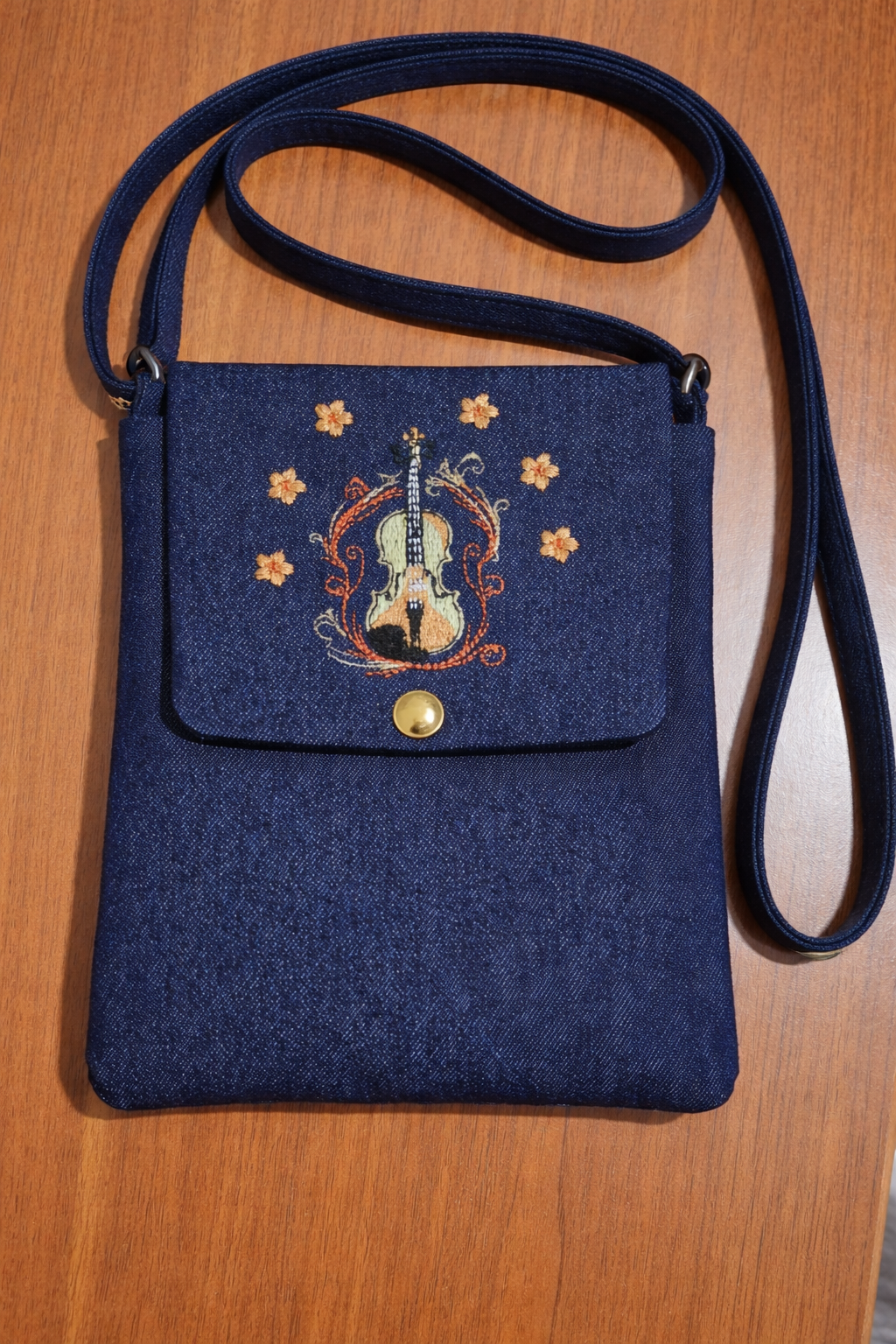 MAC-0002 Violin Desenli  Yan Çanta